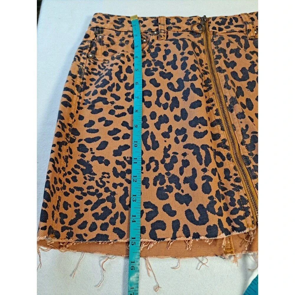 Free People We The Free Womens Mini Skirt Size 28 Leopard Print Full Zip Raw Hem